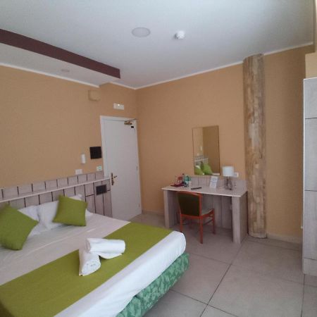 Hotel Garden Napoli Luaran gambar