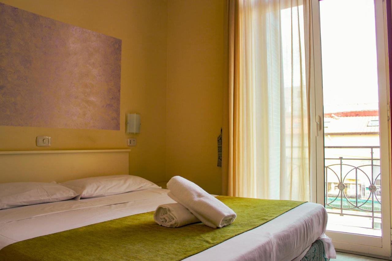 Hotel Garden Napoli Luaran gambar