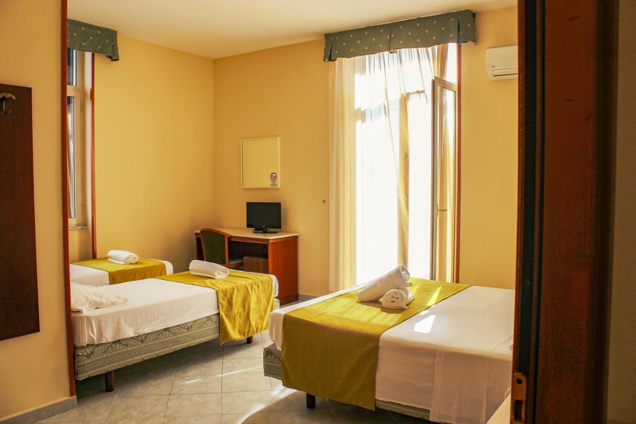 Hotel Garden Napoli Luaran gambar