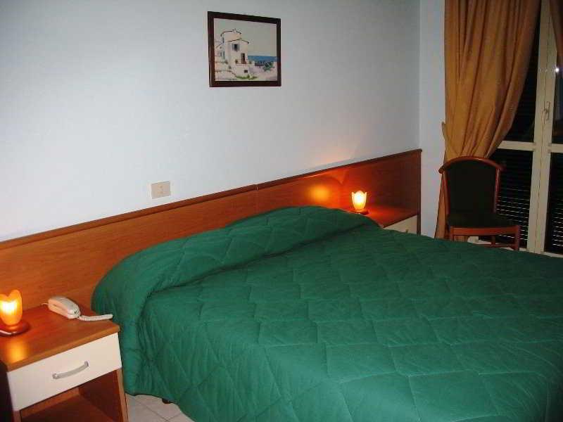 Hotel Garden Napoli Luaran gambar