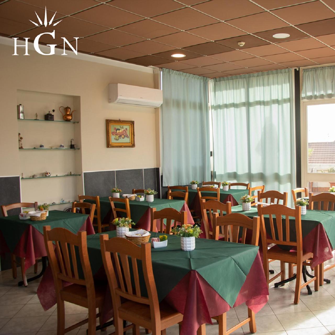 Hotel Garden Napoli Luaran gambar